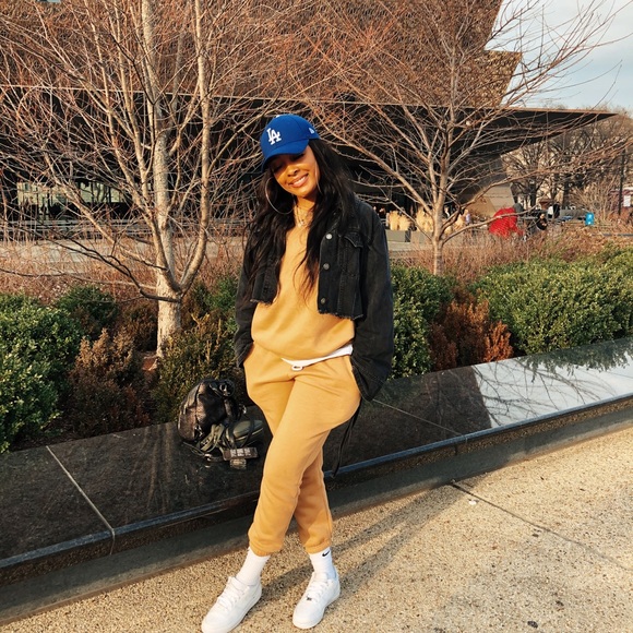 Happy you’re here, my name is Kelsii🖤 - Picture 3 of 4